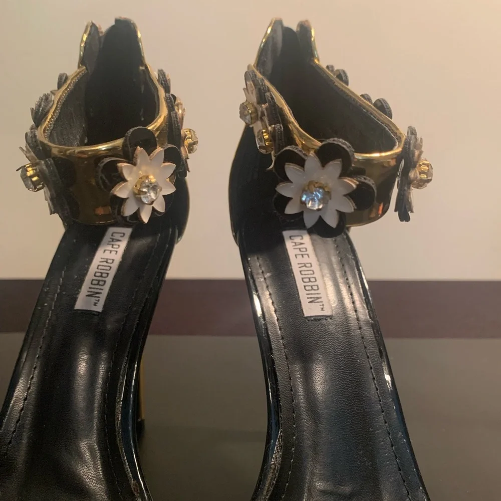 Cape Robbin Gold and Black Floral Heels - Picture 6 of 12
